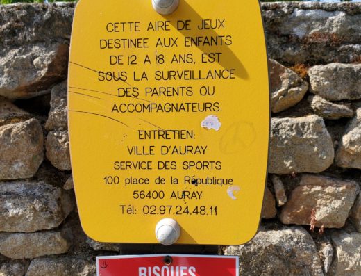 Aire de jeux enfants ( Square Eugene Guillevic) – Auray