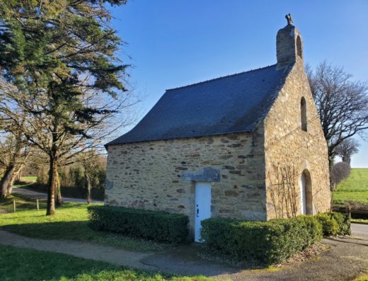 Aire de pique-nique et Chapelle Notre Dame de la Salette – Camoel